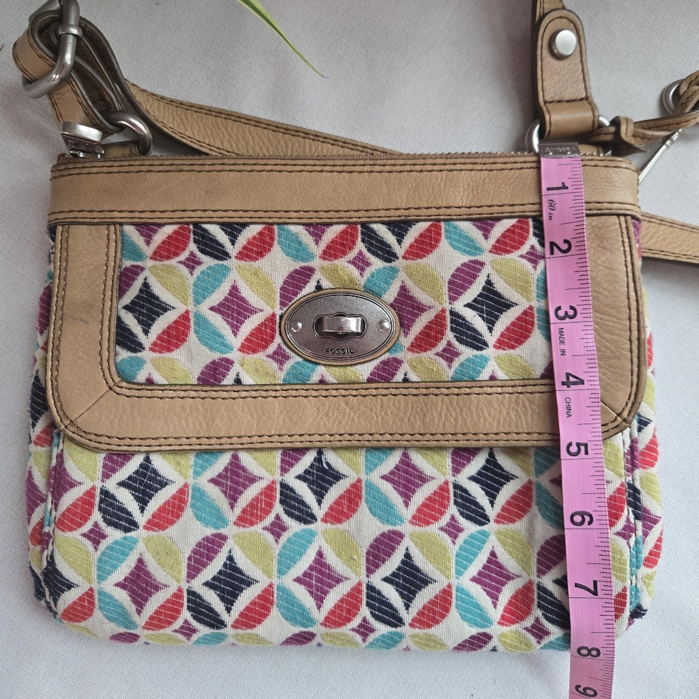 ✨ RETRO VIBES ALERT! ✨ Fossil Key-Per Crossbody 🔑🌈 - Picture 13 of 13